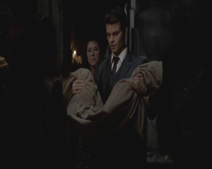 VampireDiariesWorld-dot-org_TheOriginals1x01AlwaysandForever1802.jpg