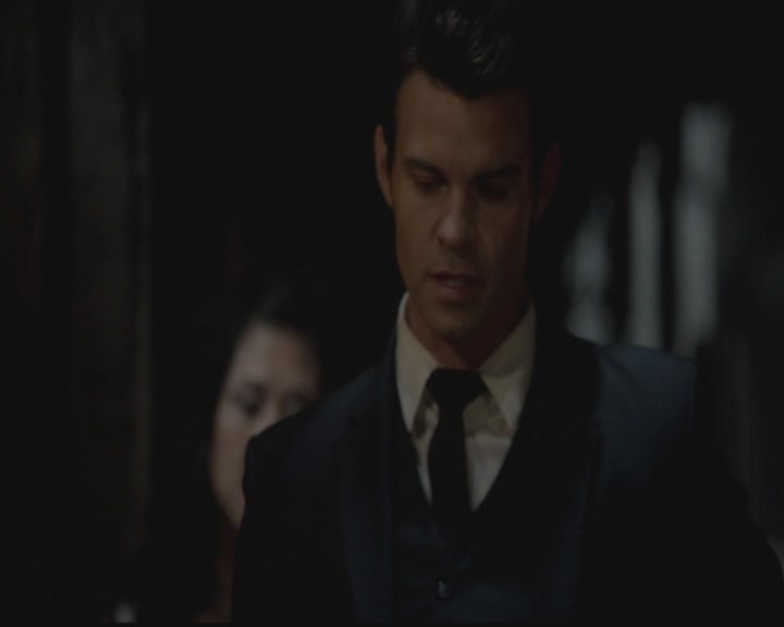 VampireDiariesWorld-dot-org_TheOriginals1x01AlwaysandForever1814.jpg