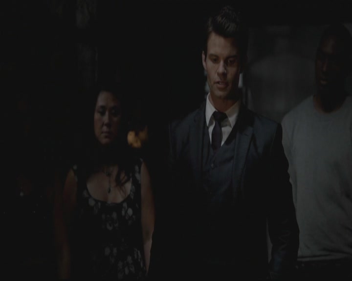 VampireDiariesWorld-dot-org_TheOriginals1x01AlwaysandForever1819.jpg