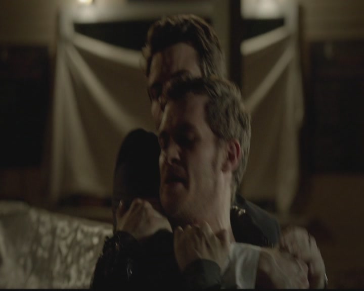 VampireDiariesWorld-dot-org_TheOriginals1x01AlwaysandForever1887.jpg