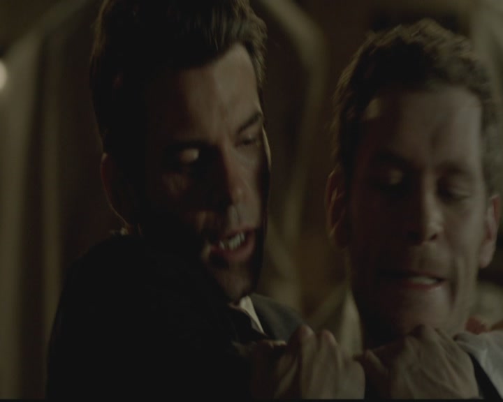 VampireDiariesWorld-dot-org_TheOriginals1x01AlwaysandForever1888.jpg