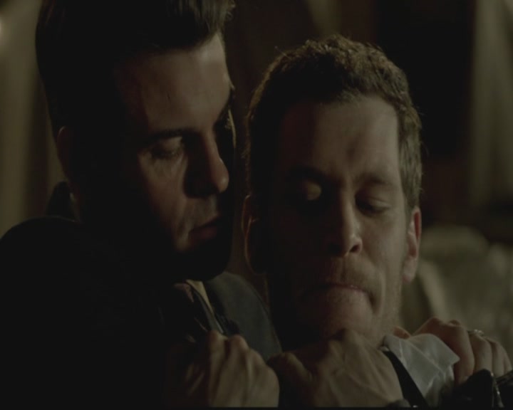 VampireDiariesWorld-dot-org_TheOriginals1x01AlwaysandForever1891.jpg