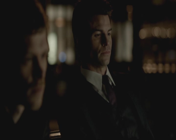 VampireDiariesWorld-dot-org_TheOriginals1x01AlwaysandForever2009.jpg