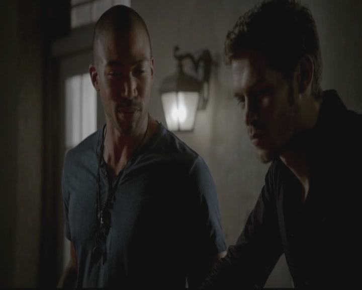 VampireDiariesWorld-dot-org_TheOriginals1x02HouseOfTheRisingSun0058.jpg