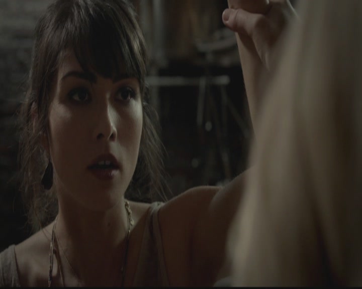 VampireDiariesWorld-dot-org_TheOriginals1x02HouseOfTheRisingSun0529.jpg