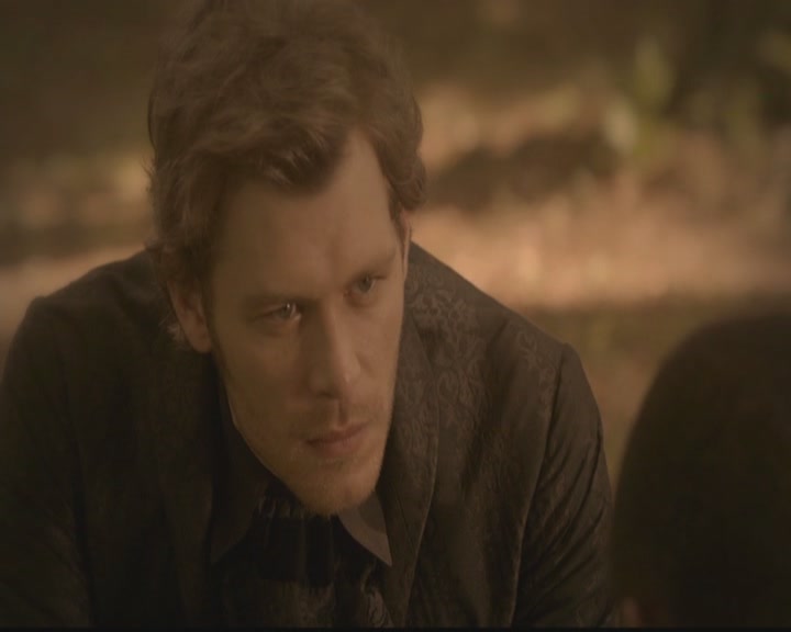 VampireDiariesWorld-dot-org_TheOriginals1x02HouseOfTheRisingSun0700.jpg