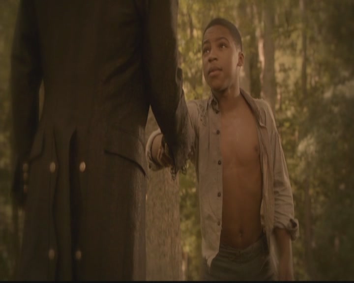 VampireDiariesWorld-dot-org_TheOriginals1x02HouseOfTheRisingSun0721.jpg