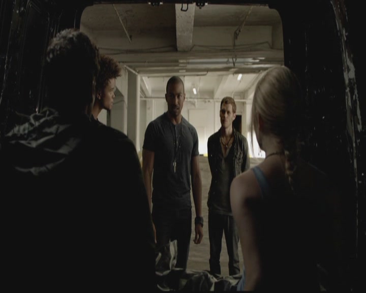 VampireDiariesWorld-dot-org_TheOriginals1x02HouseOfTheRisingSun0918.jpg