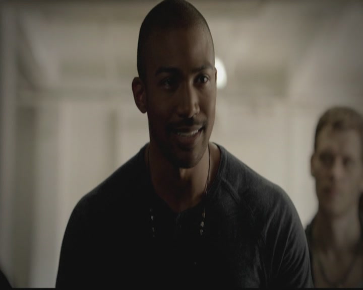 VampireDiariesWorld-dot-org_TheOriginals1x02HouseOfTheRisingSun0928.jpg