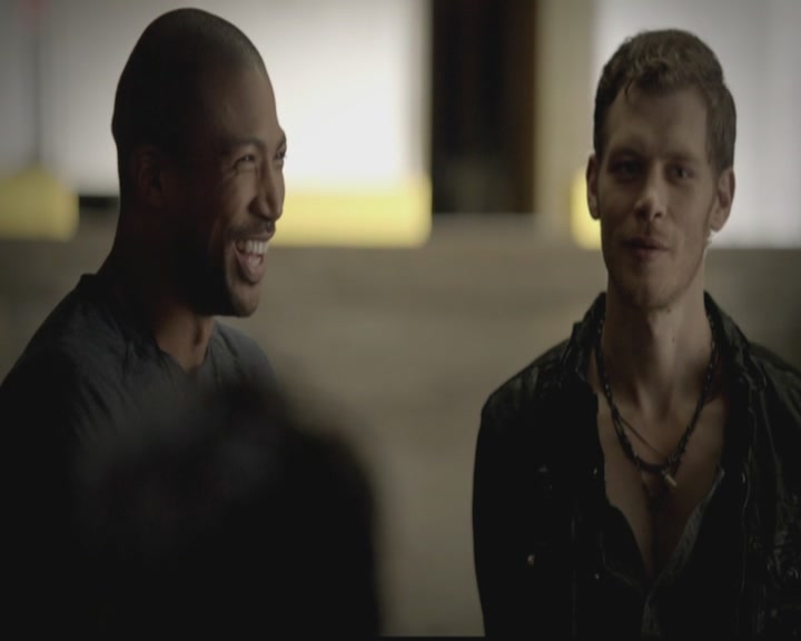 VampireDiariesWorld-dot-org_TheOriginals1x02HouseOfTheRisingSun0951.jpg