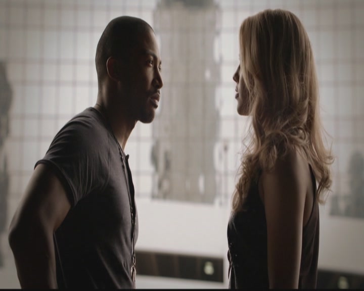 VampireDiariesWorld-dot-org_TheOriginals1x02HouseOfTheRisingSun1139.jpg