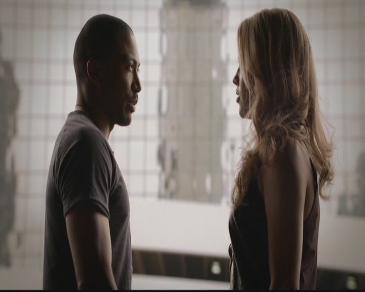 VampireDiariesWorld-dot-org_TheOriginals1x02HouseOfTheRisingSun1142.jpg