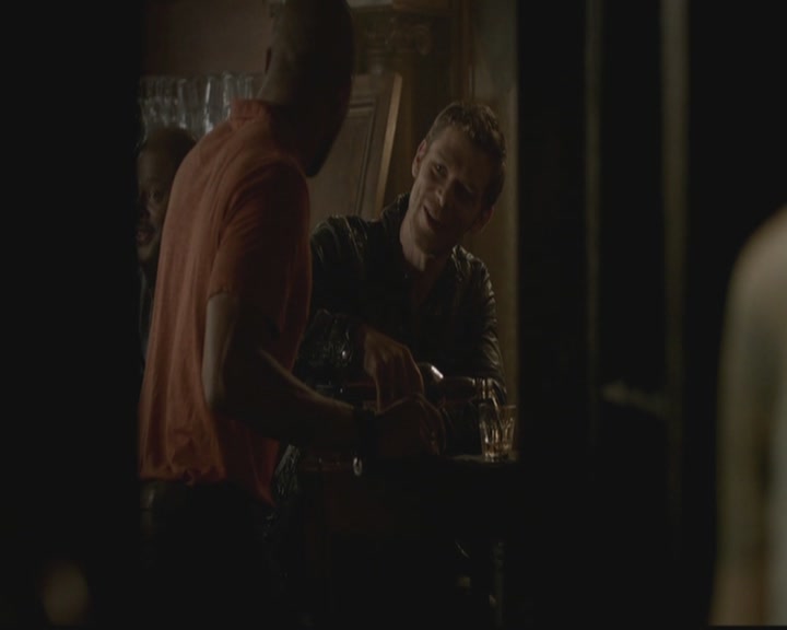 VampireDiariesWorld-dot-org_TheOriginals1x02HouseOfTheRisingSun1174.jpg