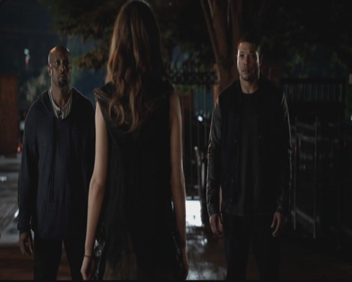 VampireDiariesWorld-dot-org_TheOriginals1x02HouseOfTheRisingSun1251.jpg