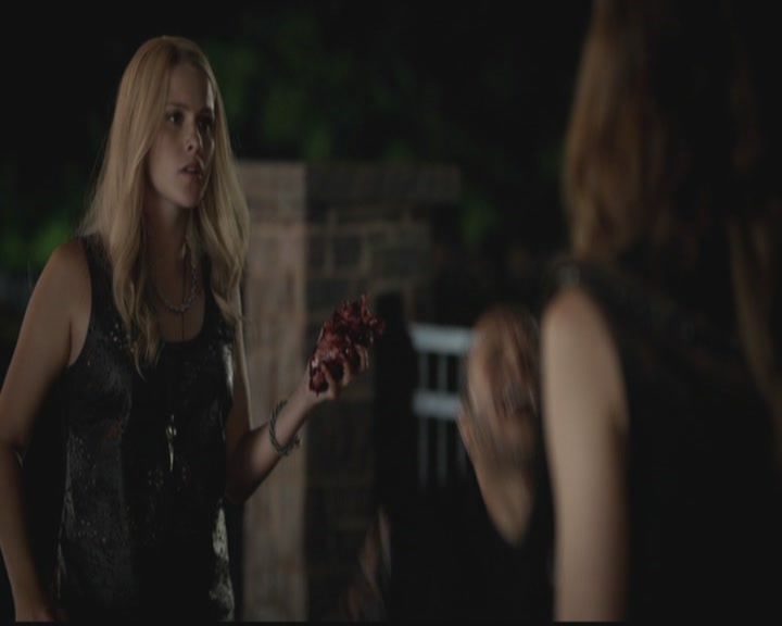 VampireDiariesWorld-dot-org_TheOriginals1x02HouseOfTheRisingSun1255.jpg