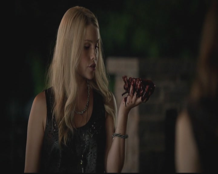 VampireDiariesWorld-dot-org_TheOriginals1x02HouseOfTheRisingSun1257.jpg