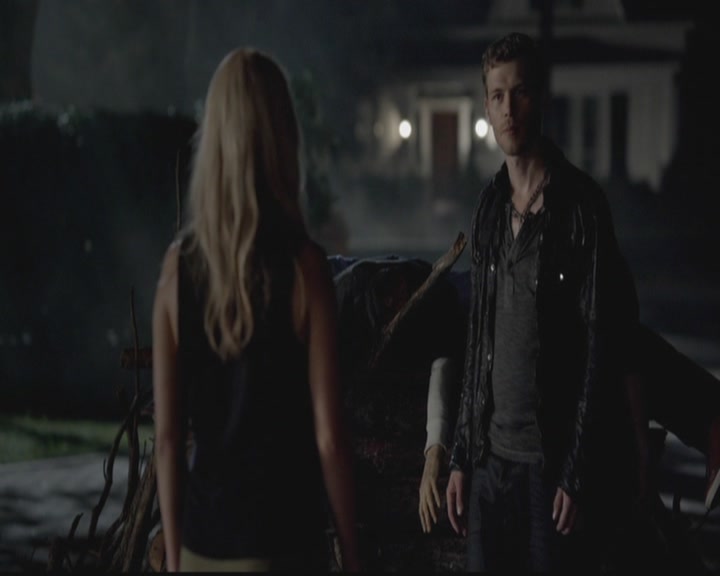 VampireDiariesWorld-dot-org_TheOriginals1x02HouseOfTheRisingSun1350.jpg