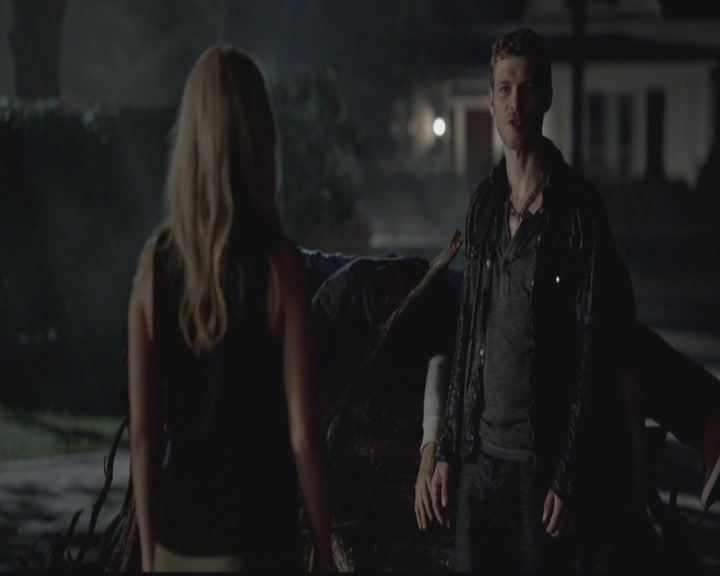 VampireDiariesWorld-dot-org_TheOriginals1x02HouseOfTheRisingSun1352.jpg