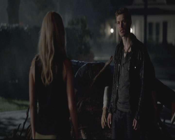 VampireDiariesWorld-dot-org_TheOriginals1x02HouseOfTheRisingSun1353.jpg