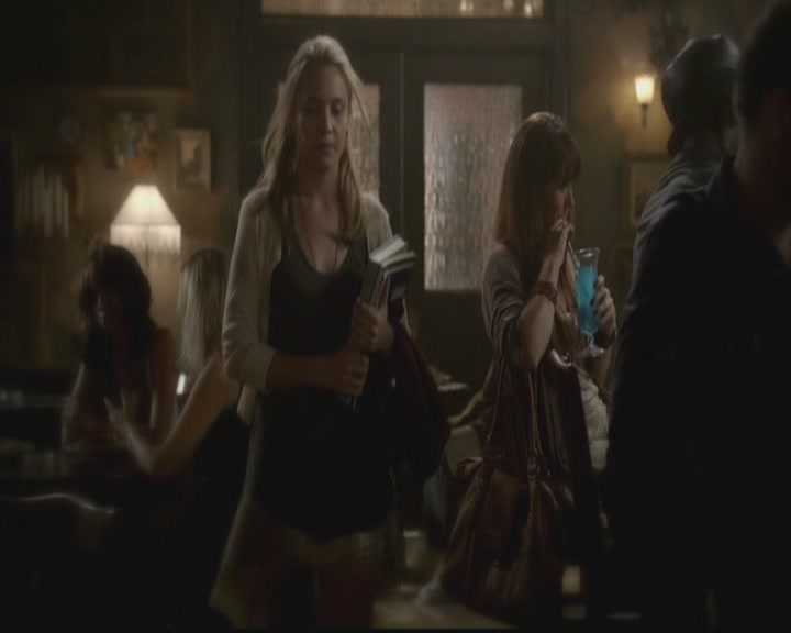 VampireDiariesWorld-dot-org_TheOriginals1x02HouseOfTheRisingSun1355.jpg