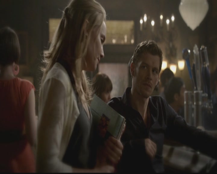 VampireDiariesWorld-dot-org_TheOriginals1x02HouseOfTheRisingSun1361.jpg