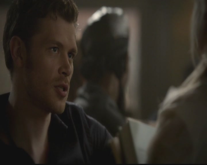 VampireDiariesWorld-dot-org_TheOriginals1x02HouseOfTheRisingSun1377.jpg