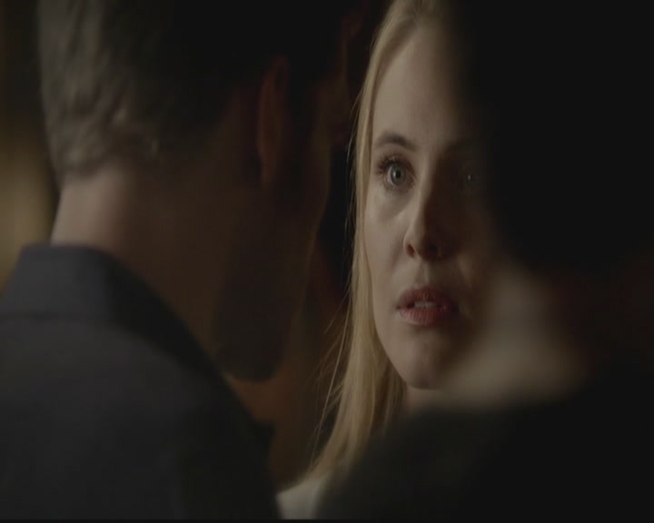 VampireDiariesWorld-dot-org_TheOriginals1x02HouseOfTheRisingSun1395.jpg