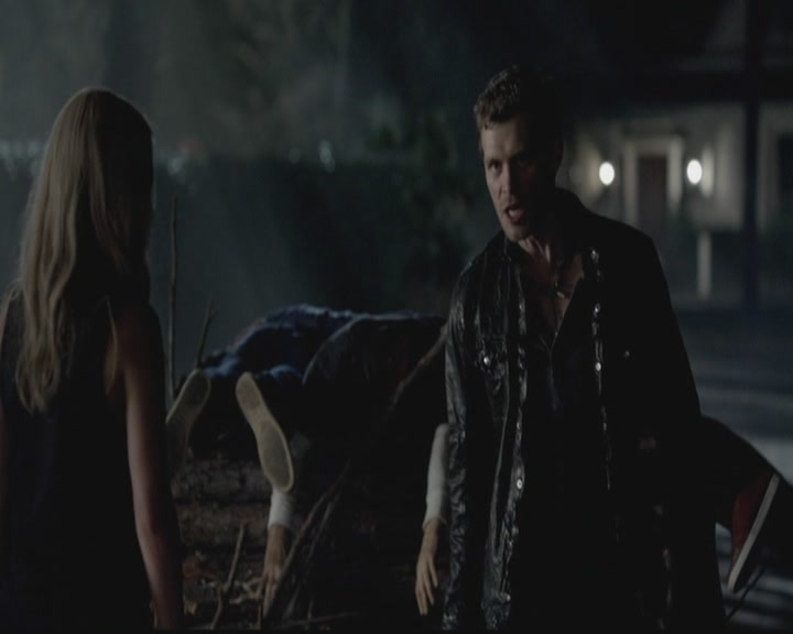 VampireDiariesWorld-dot-org_TheOriginals1x02HouseOfTheRisingSun1405.jpg
