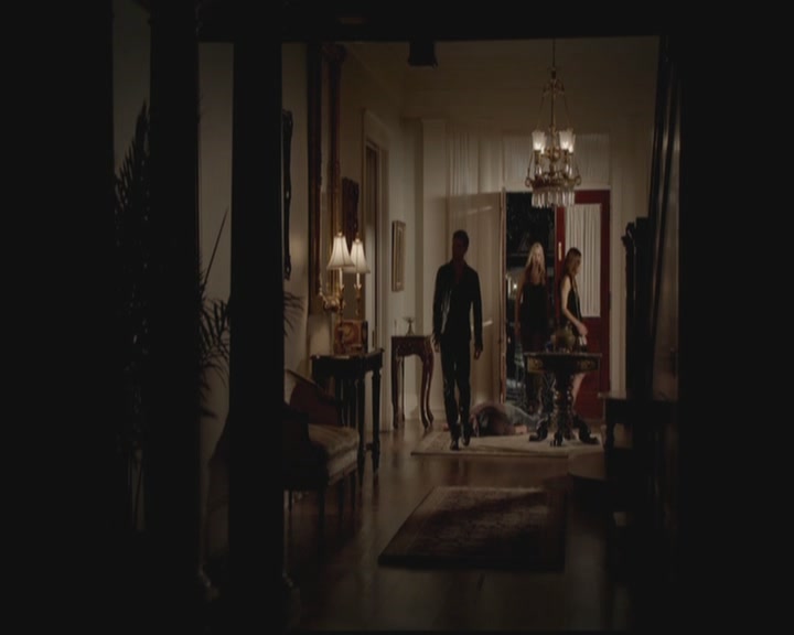 VampireDiariesWorld-dot-org_TheOriginals1x02HouseOfTheRisingSun1417.jpg