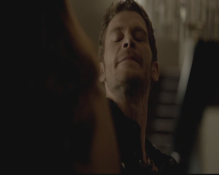 VampireDiariesWorld-dot-org_TheOriginals1x02HouseOfTheRisingSun1443.jpg