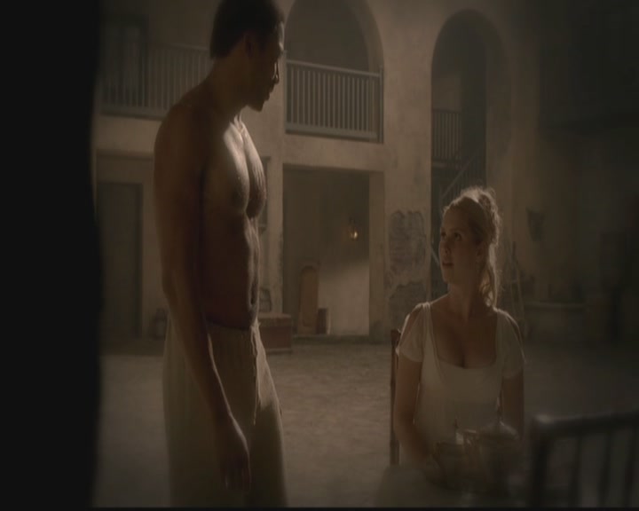 VampireDiariesWorld-dot-org_TheOriginals1x02HouseOfTheRisingSun1633.jpg