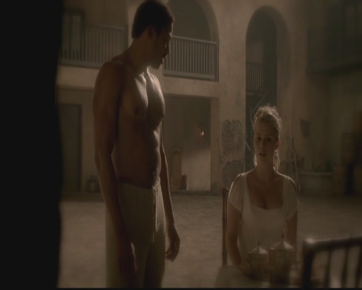 VampireDiariesWorld-dot-org_TheOriginals1x02HouseOfTheRisingSun1636.jpg