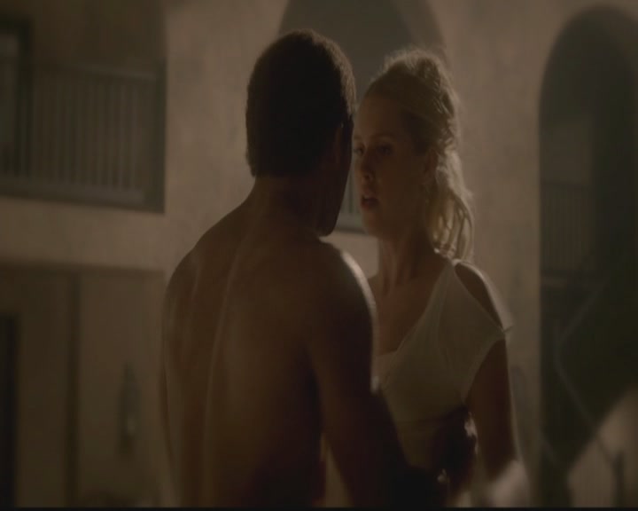 VampireDiariesWorld-dot-org_TheOriginals1x02HouseOfTheRisingSun1641.jpg