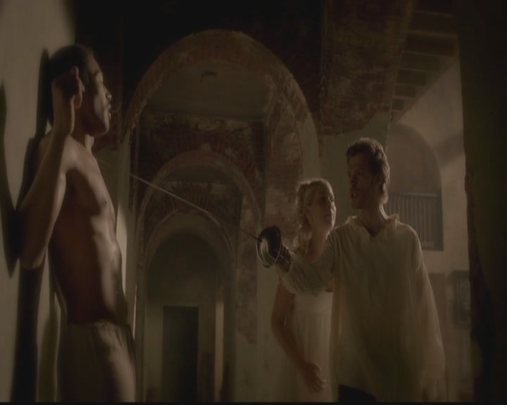 VampireDiariesWorld-dot-org_TheOriginals1x02HouseOfTheRisingSun1656.jpg