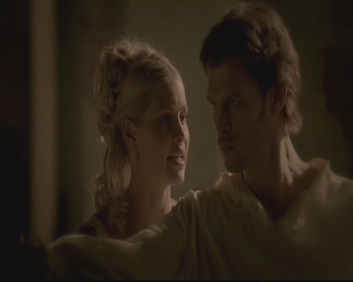 VampireDiariesWorld-dot-org_TheOriginals1x02HouseOfTheRisingSun1659.jpg