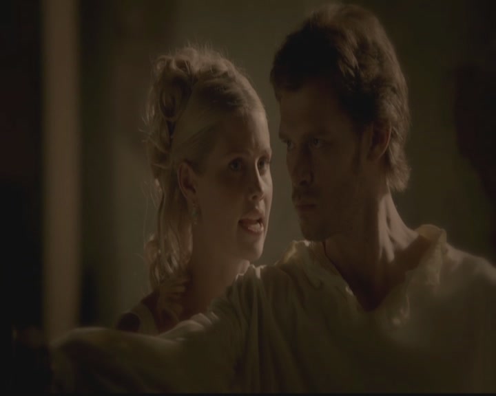 VampireDiariesWorld-dot-org_TheOriginals1x02HouseOfTheRisingSun1660.jpg