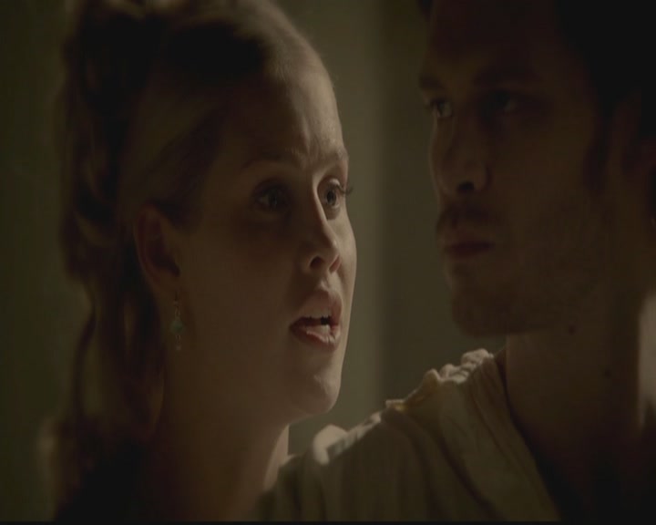 VampireDiariesWorld-dot-org_TheOriginals1x02HouseOfTheRisingSun1665.jpg