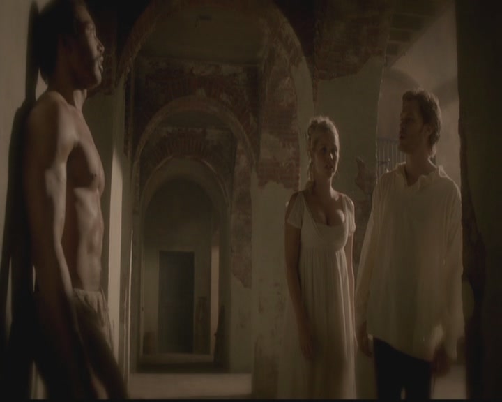 VampireDiariesWorld-dot-org_TheOriginals1x02HouseOfTheRisingSun1680.jpg