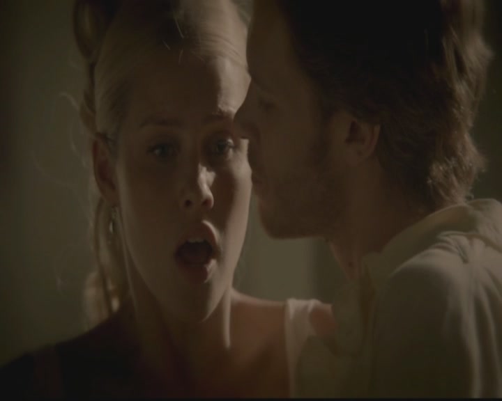 VampireDiariesWorld-dot-org_TheOriginals1x02HouseOfTheRisingSun1689.jpg