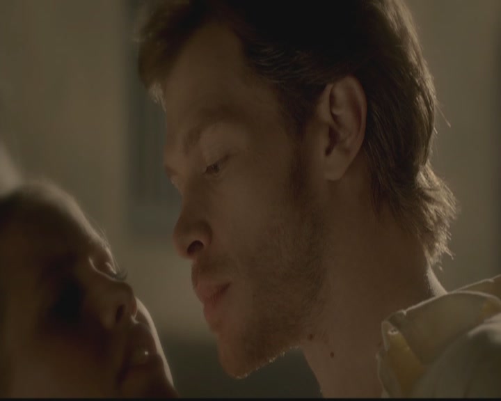 VampireDiariesWorld-dot-org_TheOriginals1x02HouseOfTheRisingSun1696.jpg