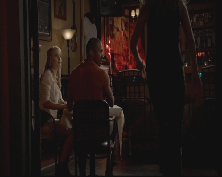 VampireDiariesWorld-dot-org_TheOriginals1x02HouseOfTheRisingSun1771.jpg