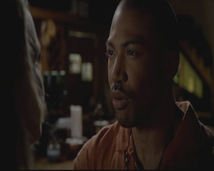 VampireDiariesWorld-dot-org_TheOriginals1x02HouseOfTheRisingSun1816.jpg