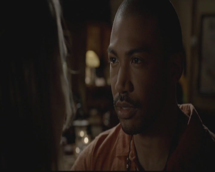 VampireDiariesWorld-dot-org_TheOriginals1x02HouseOfTheRisingSun1821.jpg