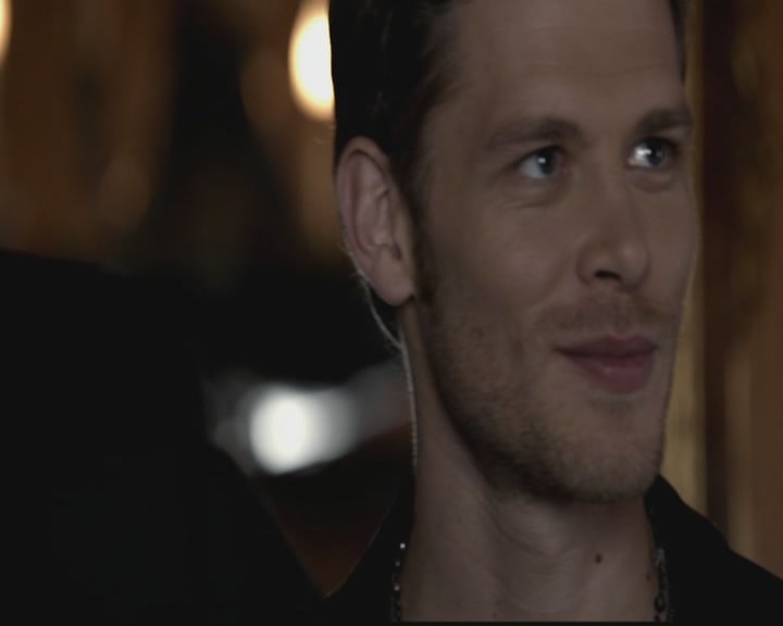 VampireDiariesWorld-dot-org_TheOriginals1x03TangledUpInBlue0302.jpg