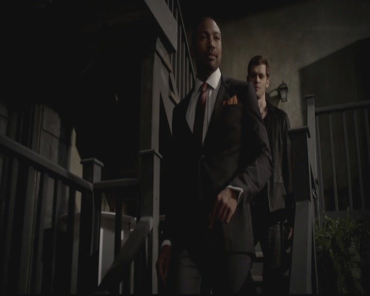 VampireDiariesWorld-dot-org_TheOriginals1x03TangledUpInBlue0317.jpg