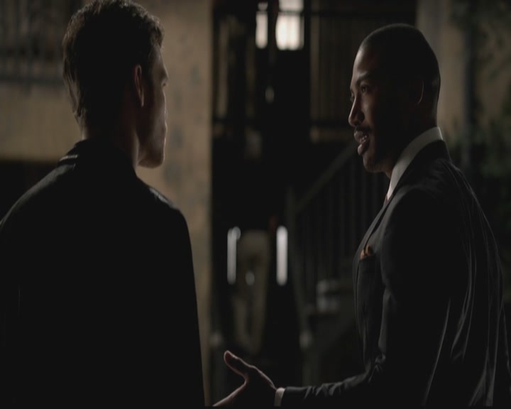 VampireDiariesWorld-dot-org_TheOriginals1x03TangledUpInBlue0347.jpg