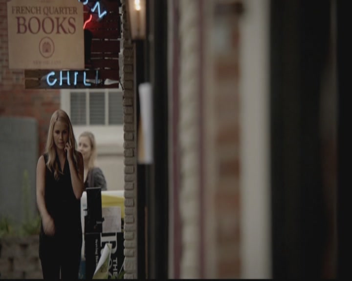 VampireDiariesWorld-dot-org_TheOriginals1x03TangledUpInBlue0360.jpg