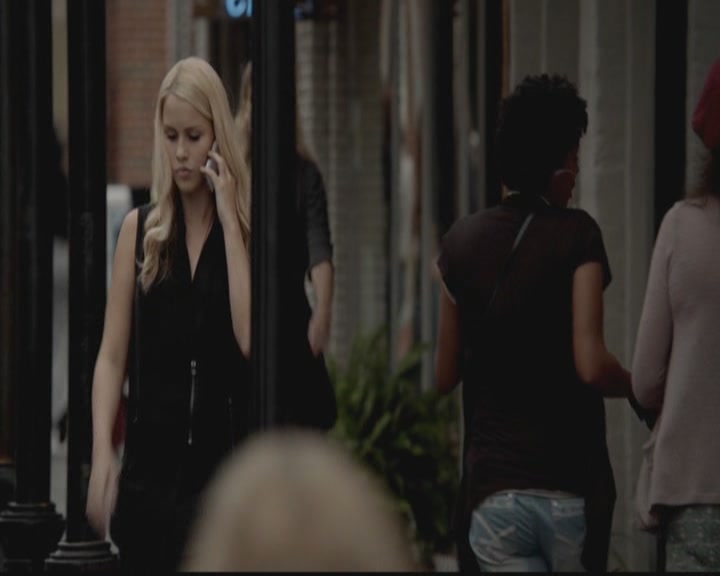 VampireDiariesWorld-dot-org_TheOriginals1x03TangledUpInBlue0380.jpg