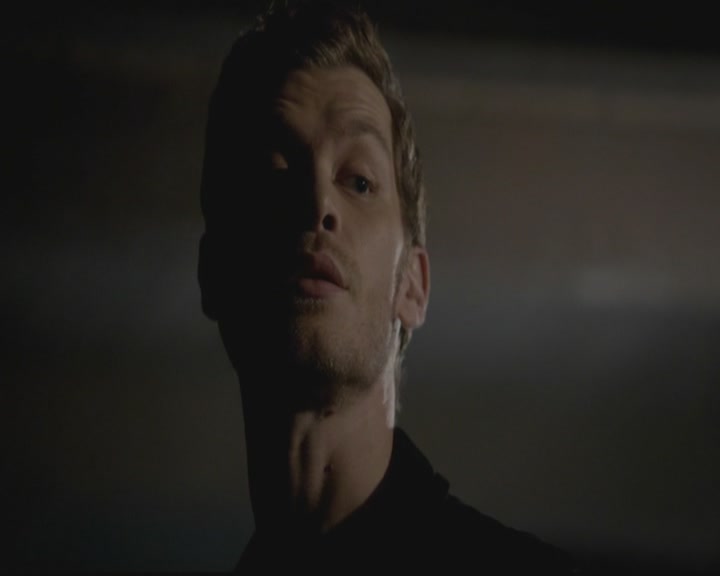 VampireDiariesWorld-dot-org_TheOriginals1x03TangledUpInBlue0404.jpg