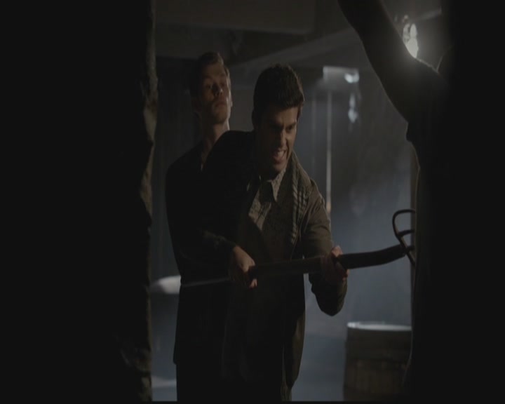 VampireDiariesWorld-dot-org_TheOriginals1x03TangledUpInBlue0418.jpg